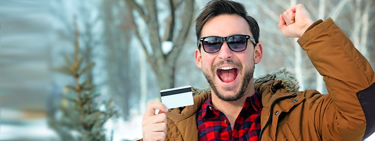 Reasons to Use Your Credit Card for Holiday Shopping This Christmas